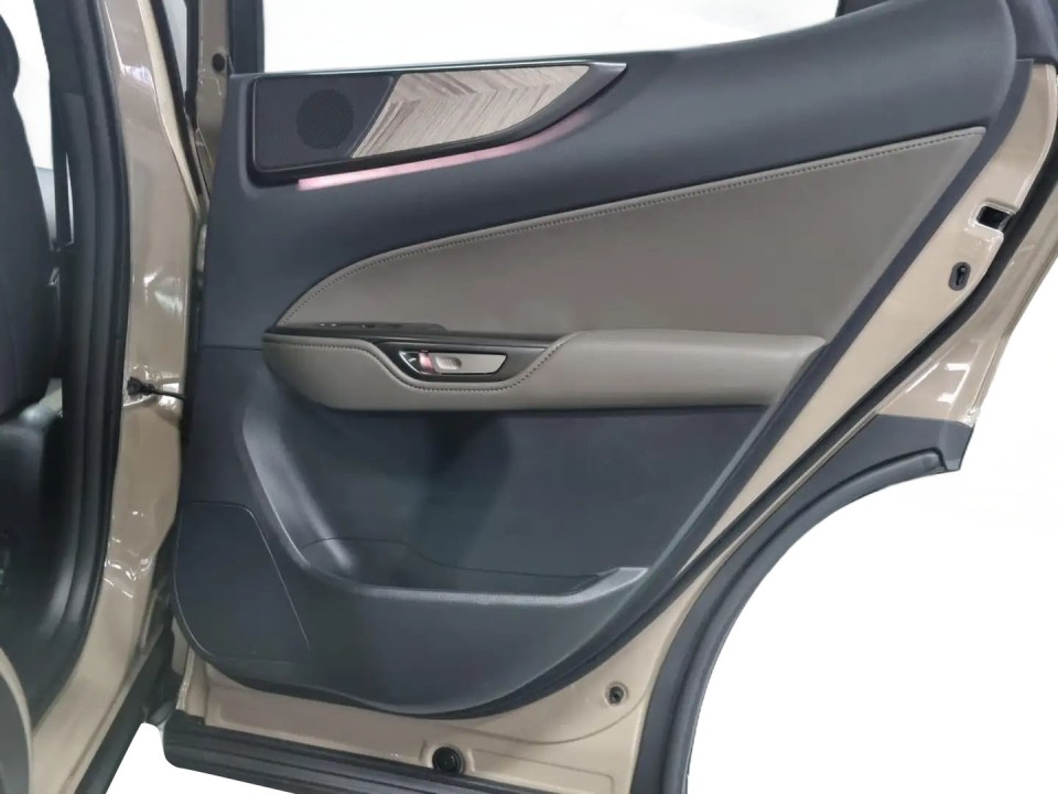 Lexus Seria NX 450h+ - foto 41