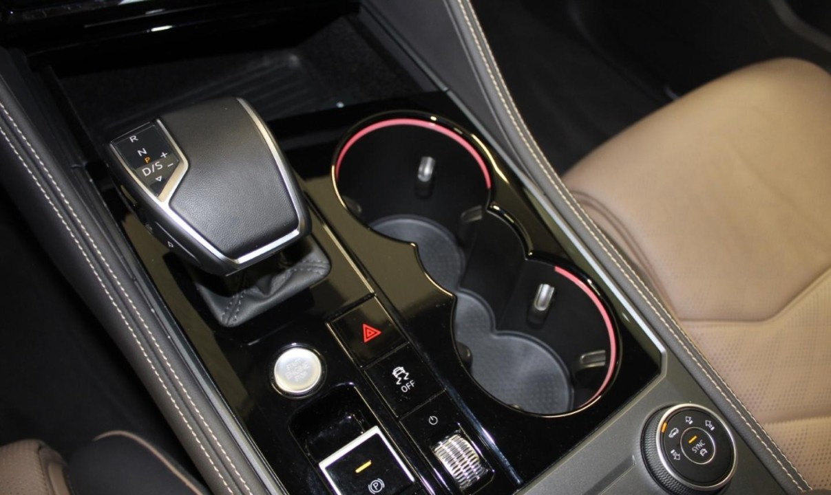 Volkswagen Touareg 3.0 TDI Elegance - foto 10