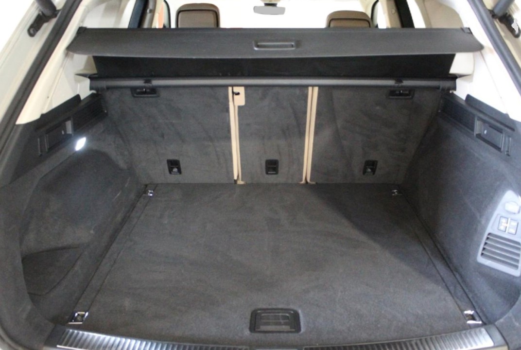 Volkswagen Touareg 3.0 TDI Elegance - foto 12