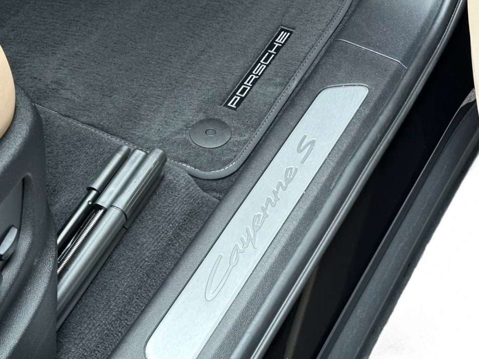 Porsche Cayenne S E-Hybrid - foto 25