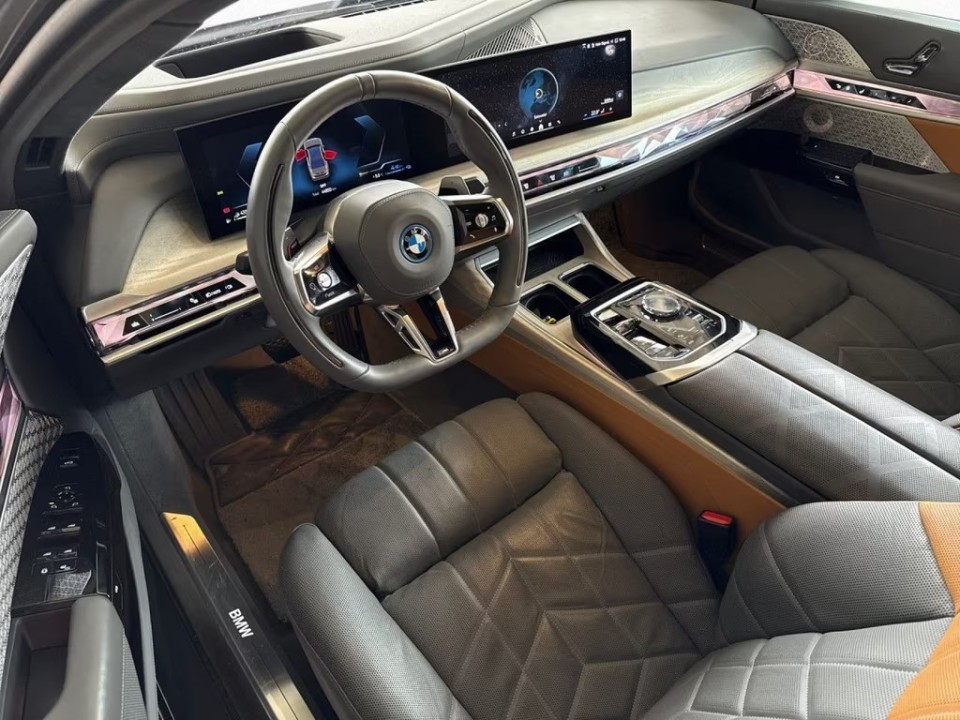 BMW Seria 7 750e xDrive (5)