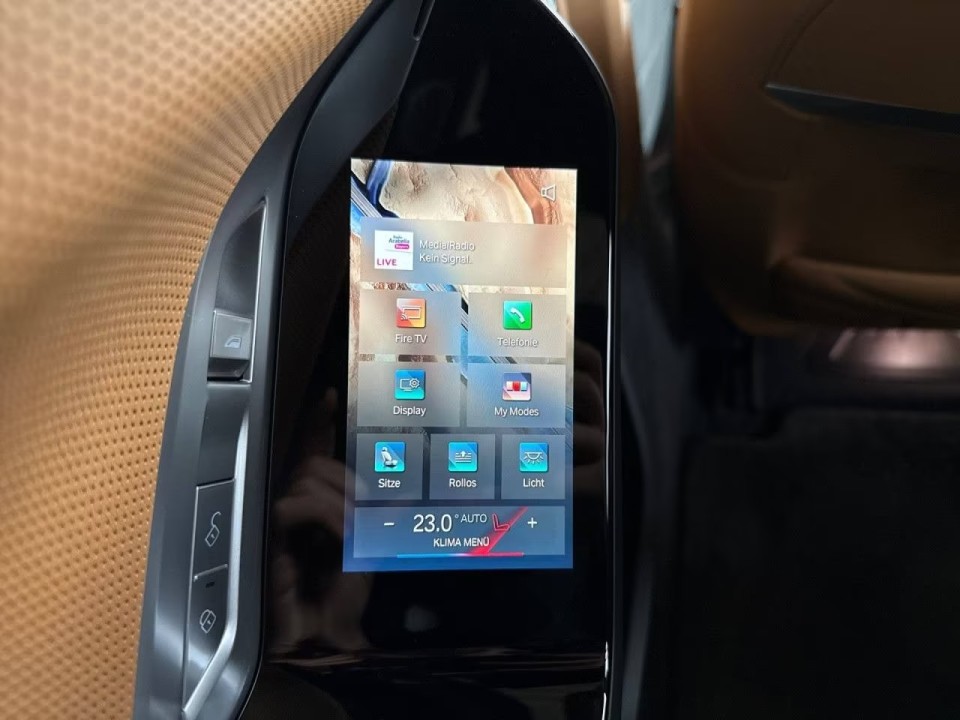 BMW Seria 7 750e xDrive - foto 11