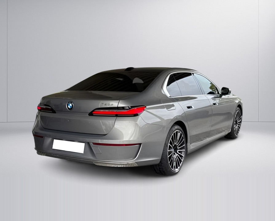 BMW Seria 7 750e xDrive (3)