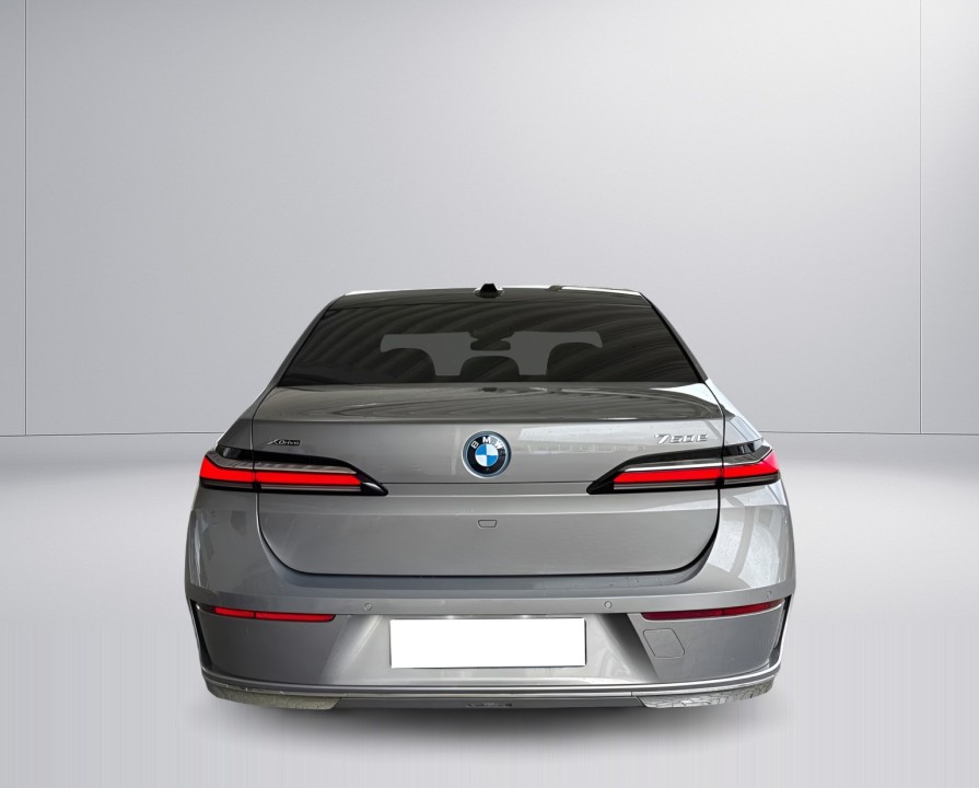 BMW Seria 7 750e xDrive (4)