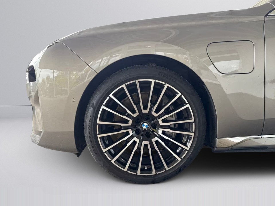 BMW Seria 7 750e xDrive - foto 15