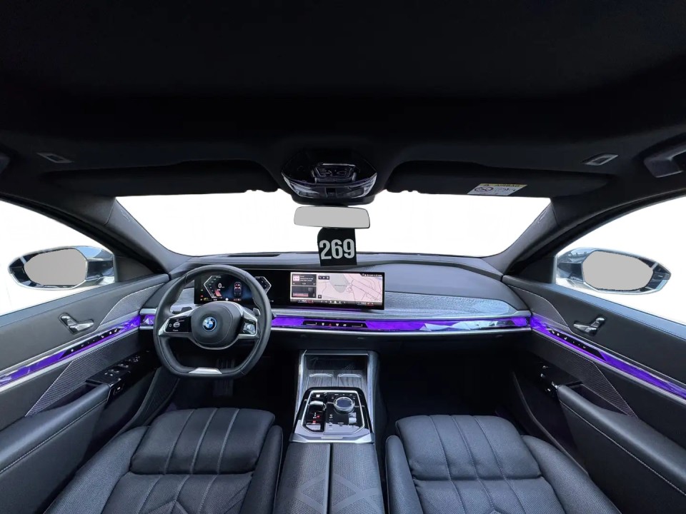 BMW Seria 7 xDrive750e - foto 8