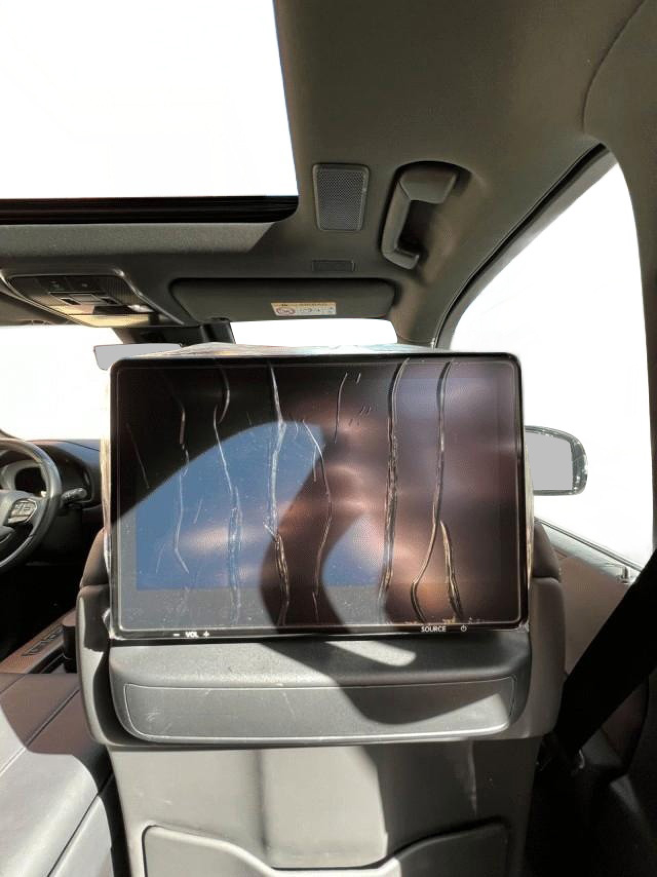 Lexus Seria LX 600 - foto 14