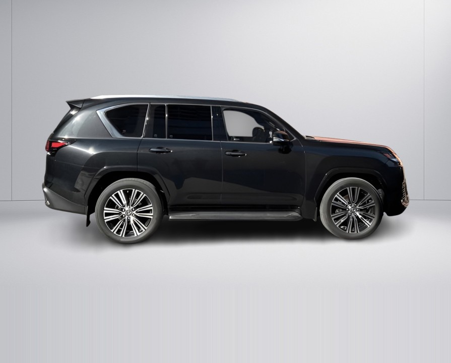 Lexus Seria LX 600 (2)