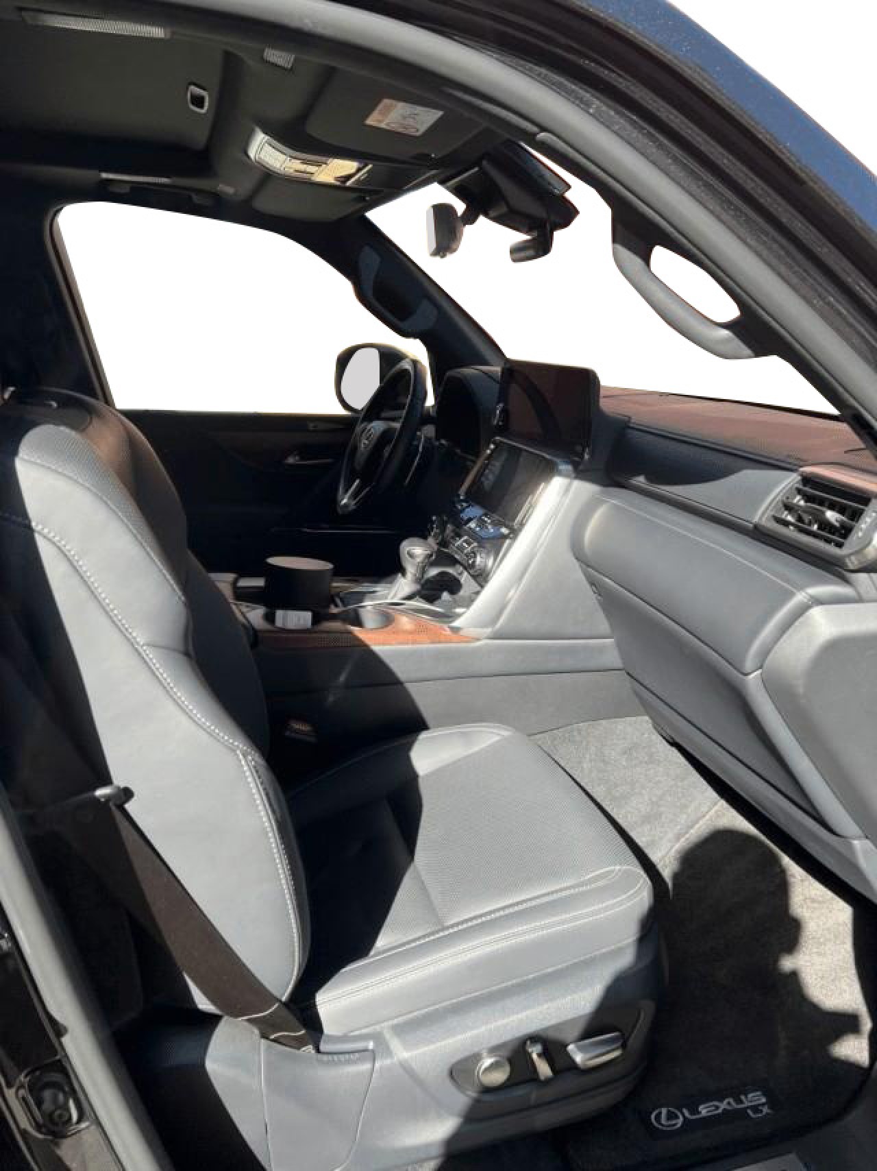 Lexus Seria LX 600 - foto 9