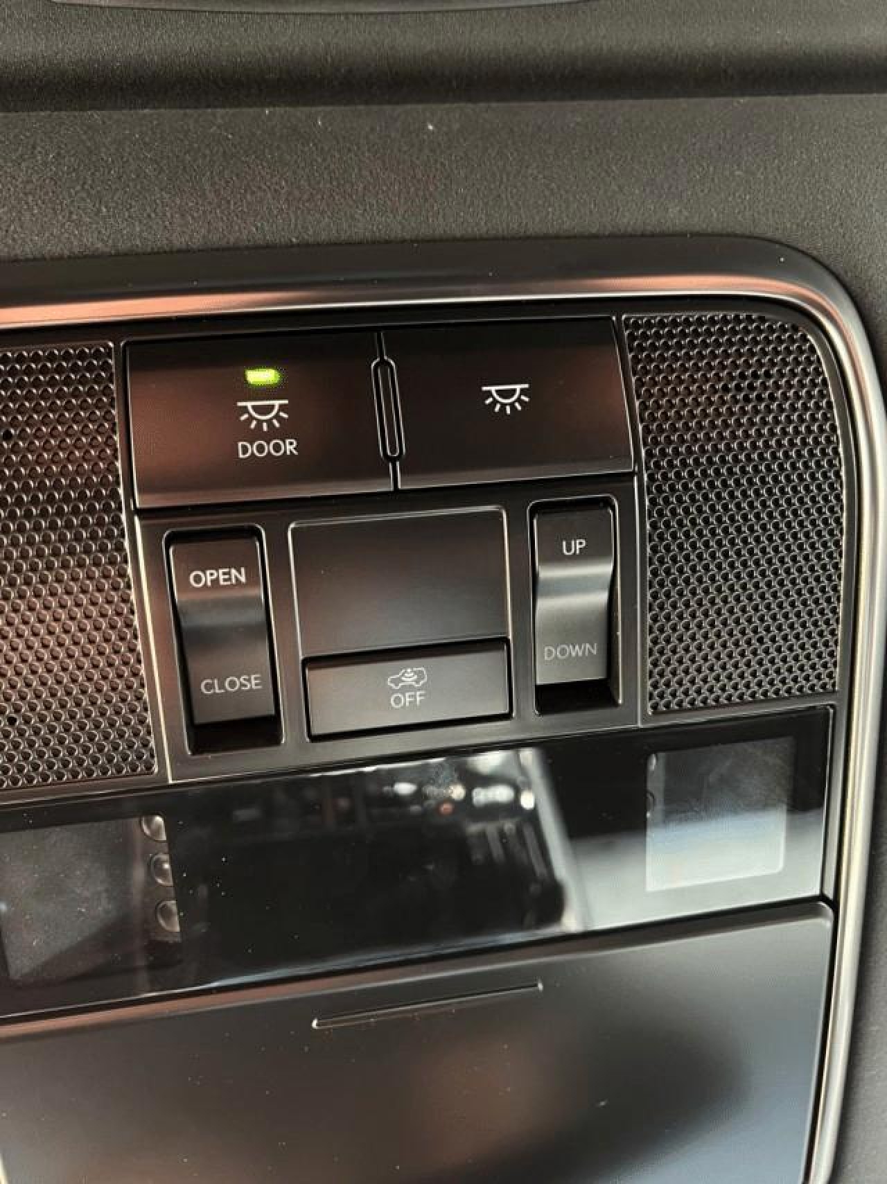 Lexus Seria LX 600 - foto 20