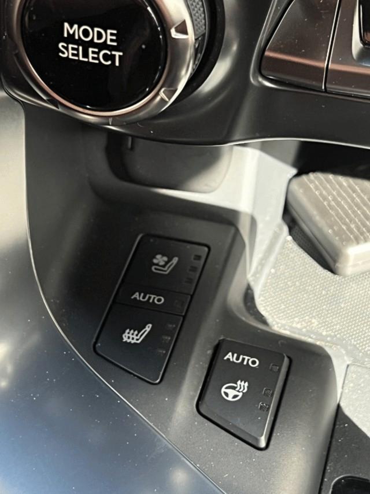 Lexus Seria LX 600 - foto 24