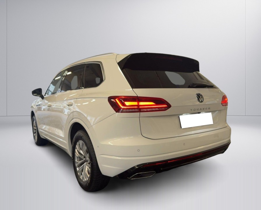 Volkswagen Touareg V6 TDI R-Line (3)