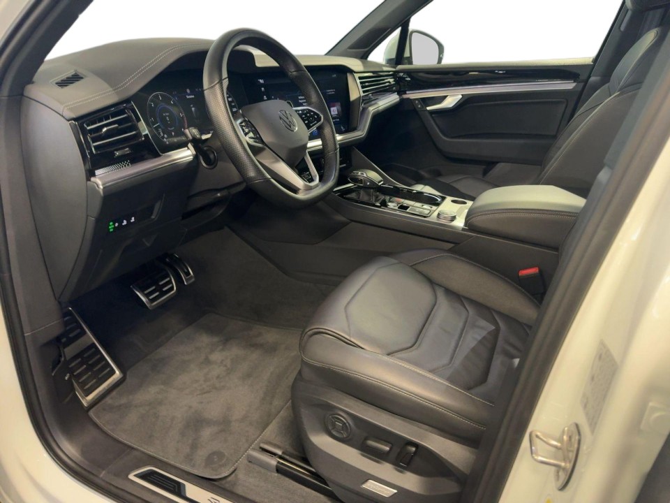 Volkswagen Touareg V6 TDI R-Line (5)