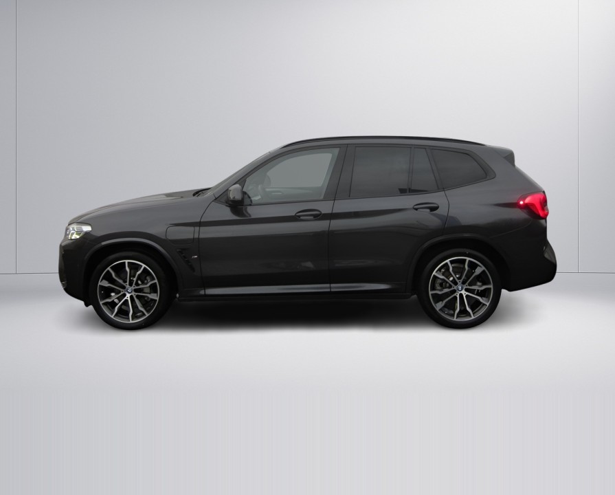 BMW X3 xDrive30e (5)