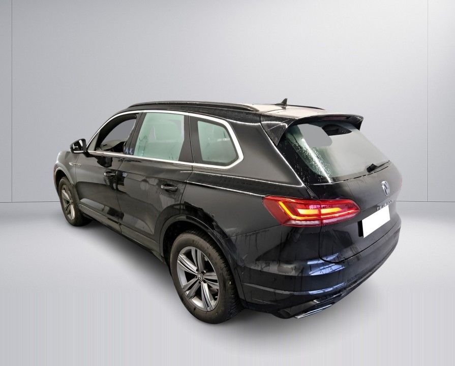 Volkswagen Touareg R-Line 4Motion (2)