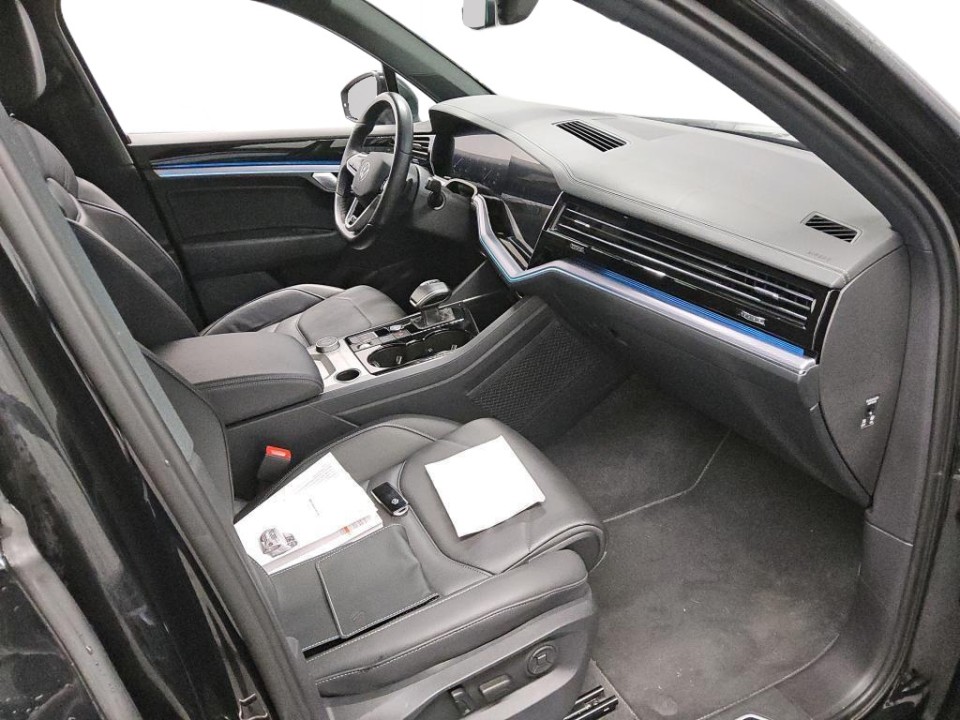 Volkswagen Touareg R-Line 4Motion (3)