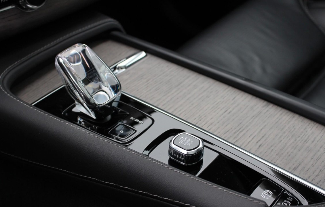 Volvo XC 90 Ultimate Dark Recharge - foto 17