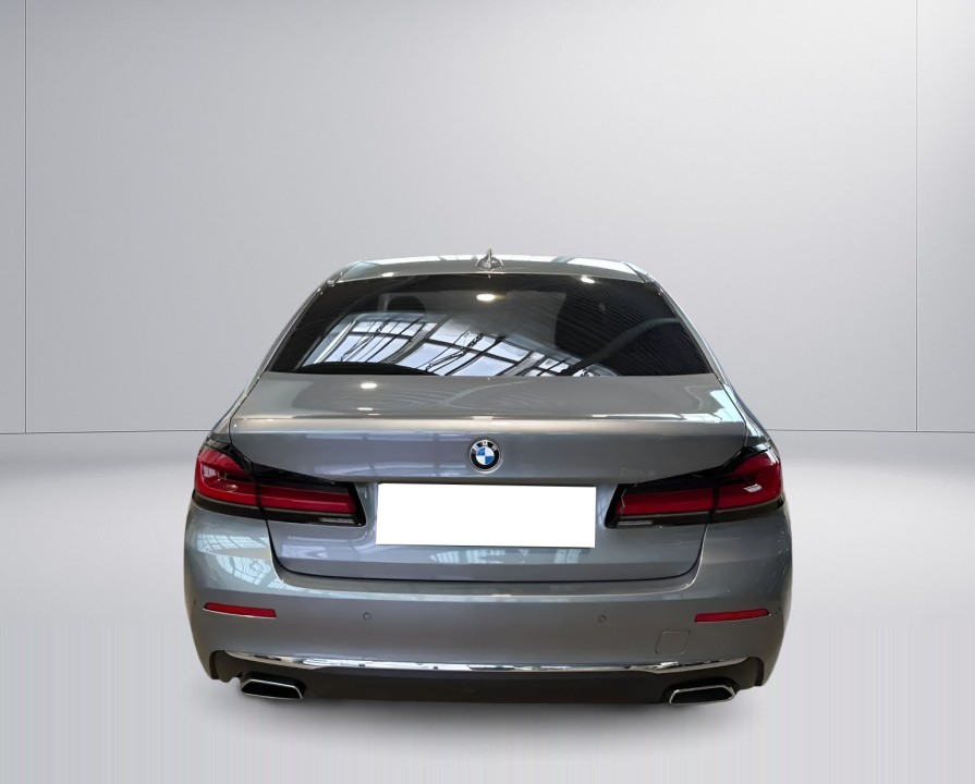 BMW Seria 5 xDrive540i Luxury (4)