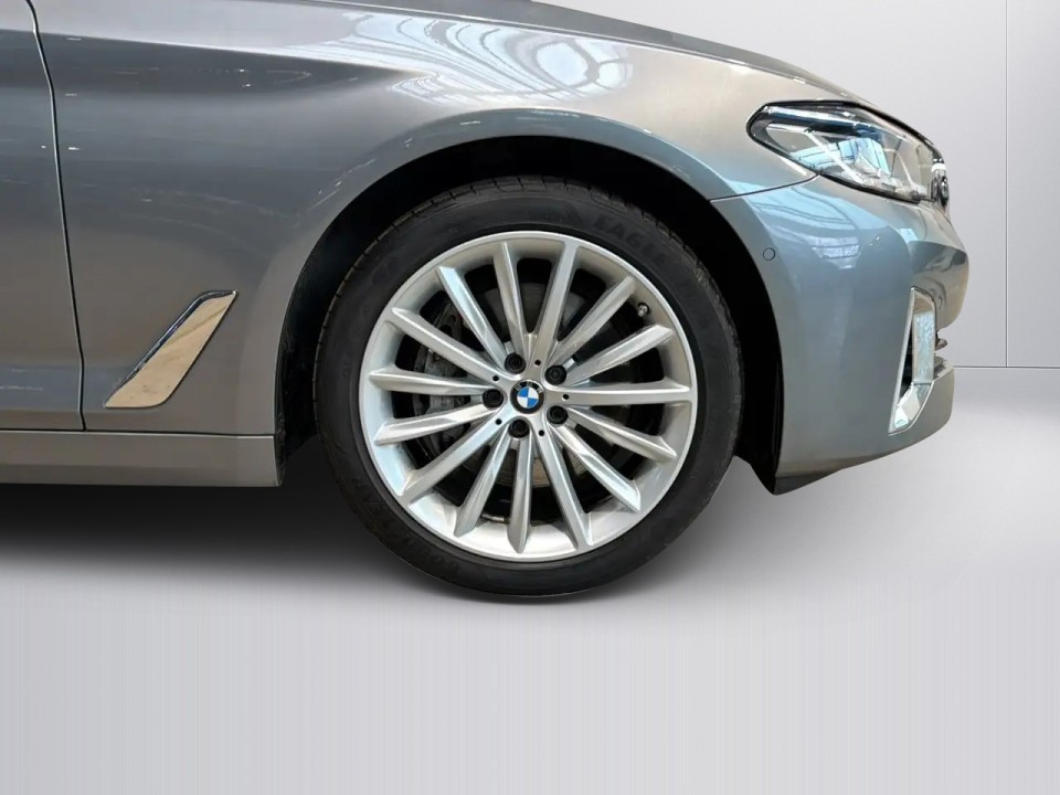 BMW Seria 5 xDrive540i Luxury - foto 18