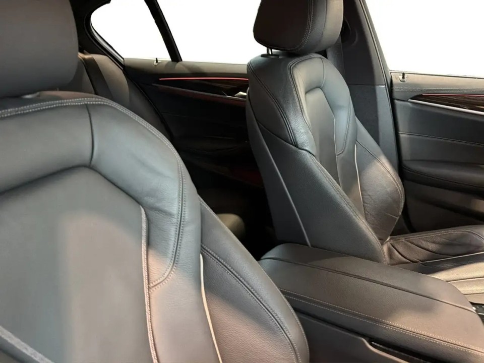BMW Seria 5 xDrive540i Luxury - foto 14