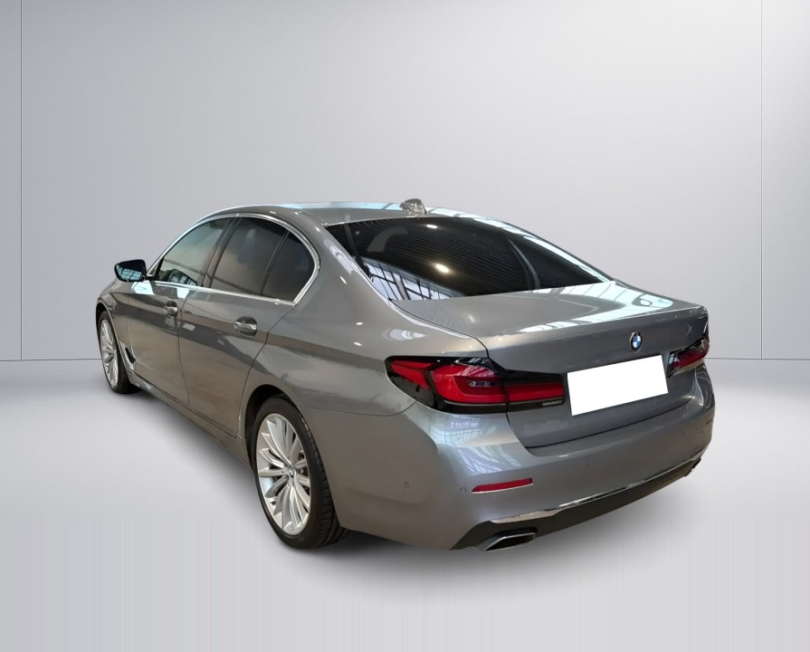 BMW Seria 5 xDrive540i Luxury (5)