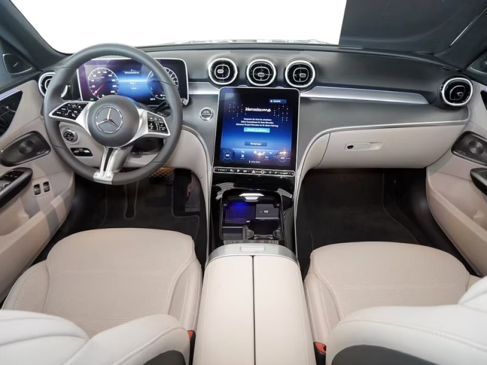 Mercedes-Benz C 400e 4MATIC (5)