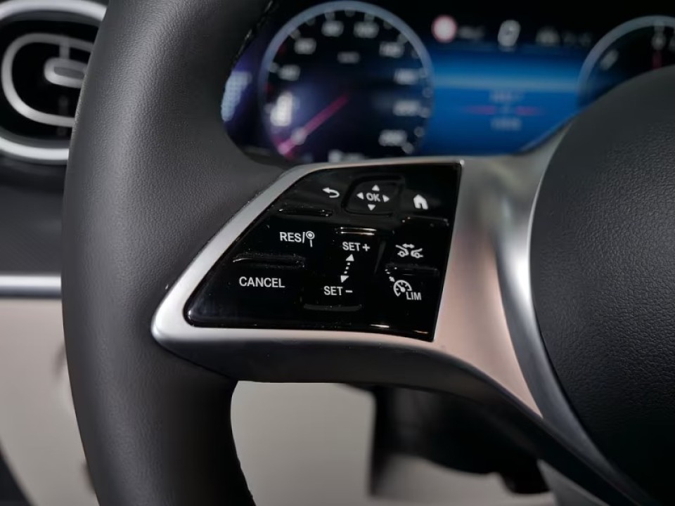 Mercedes-Benz C 400e 4MATIC - foto 8