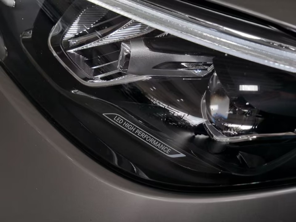 Mercedes-Benz C 400e 4MATIC - foto 17