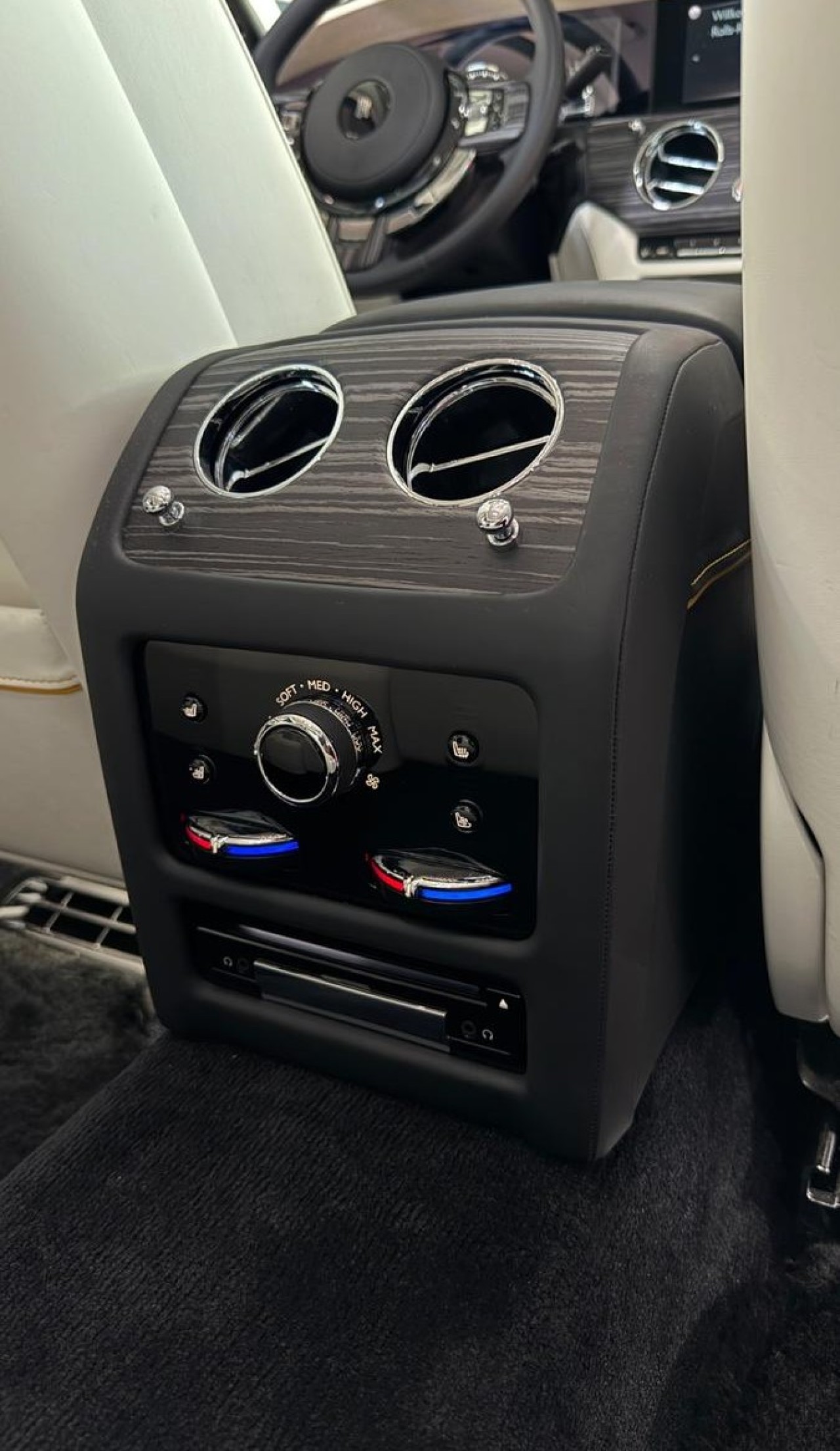 Rolls-Royce Ghost - foto 28