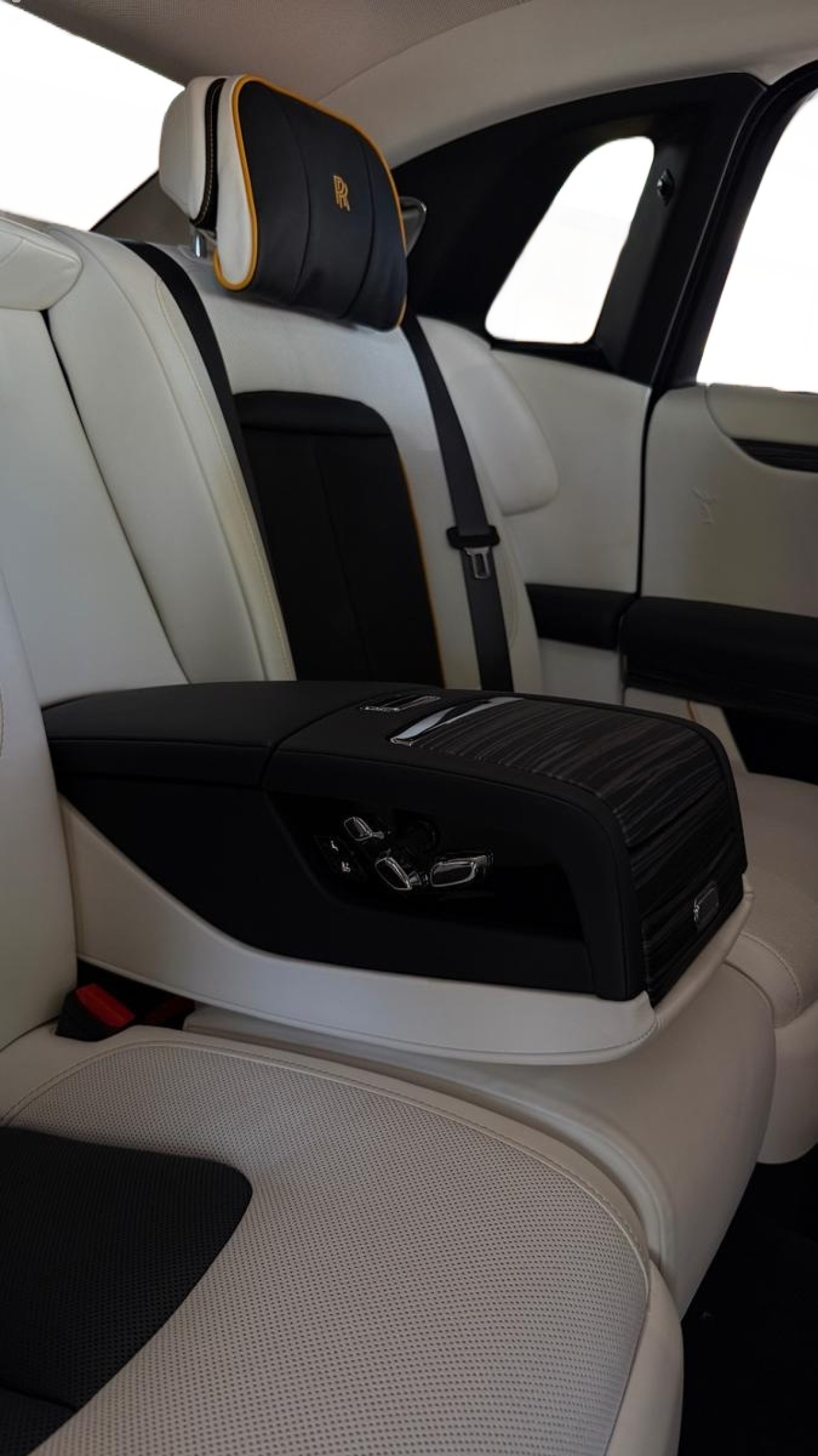 Rolls-Royce Ghost - foto 19