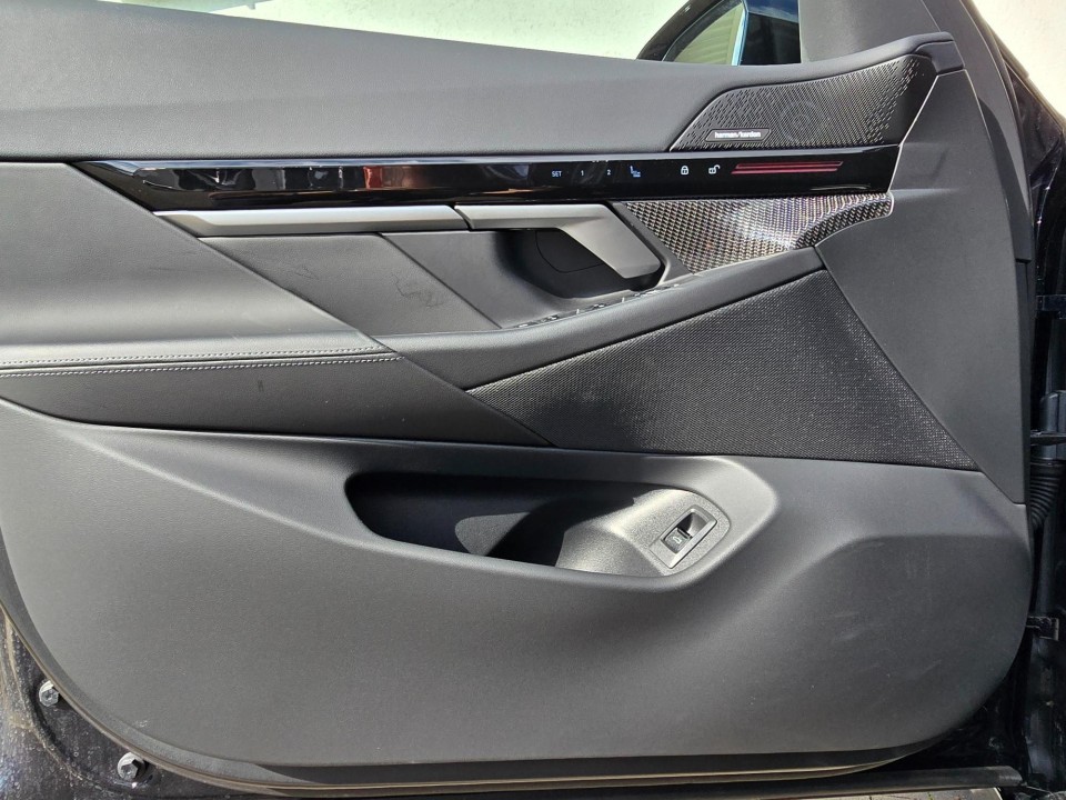 BMW Seria 5 520i - foto 21