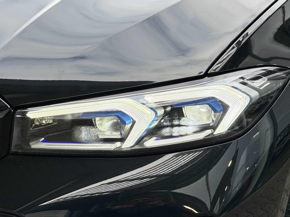 BMW Seria 3 330i xDrive M-Sport - foto 25