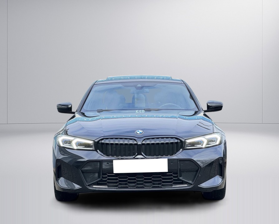 BMW Seria 3 330i xDrive M-Sport - foto 6