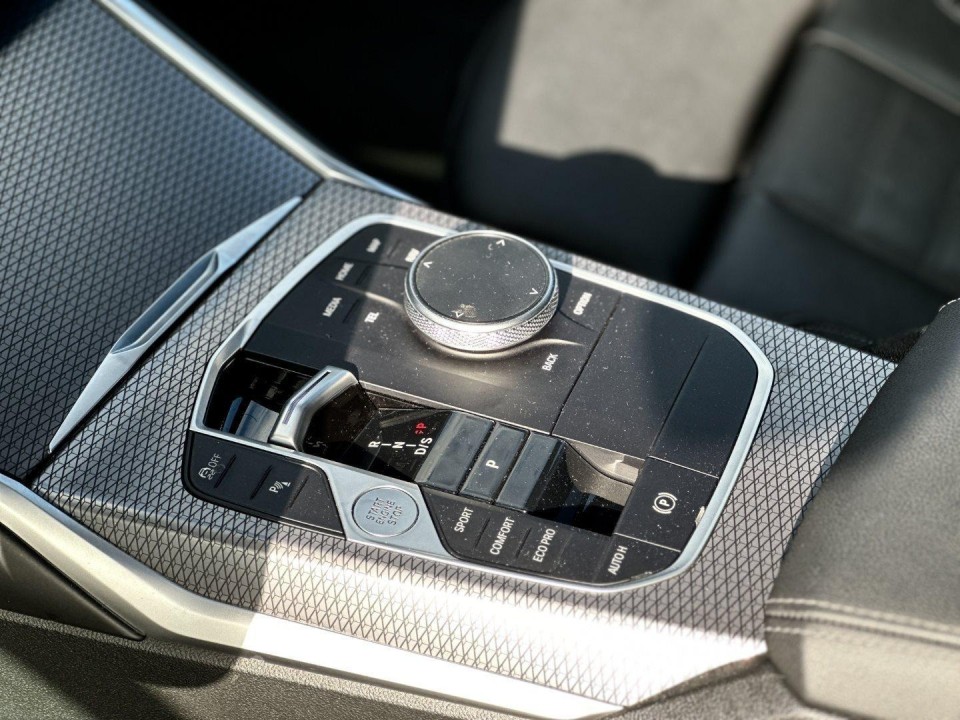BMW Seria 3 330d xDrive M-Sport - foto 14