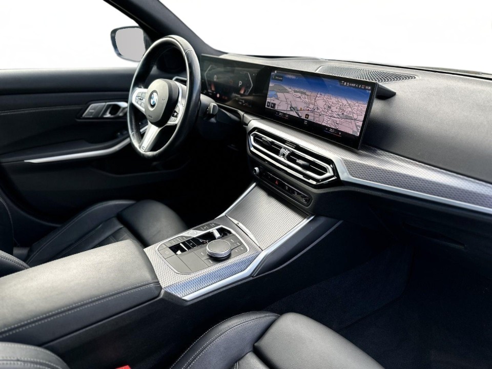 BMW Seria 3 330d xDrive M-Sport - foto 10