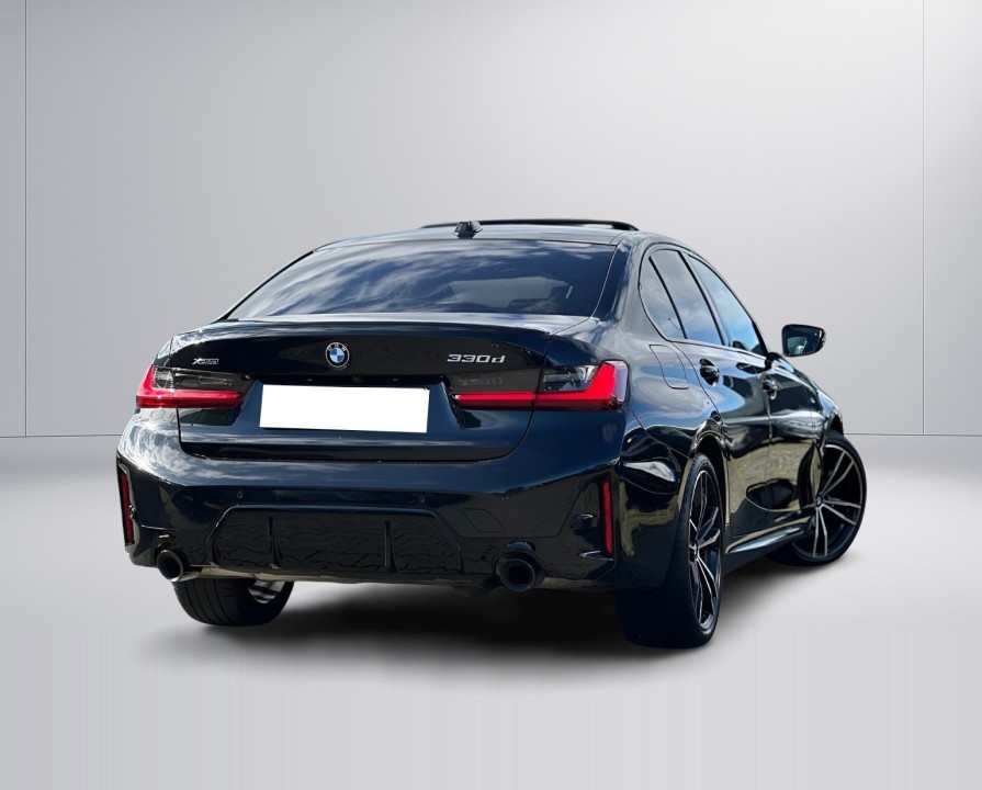 BMW Seria 3 330d xDrive M-Sport (4)