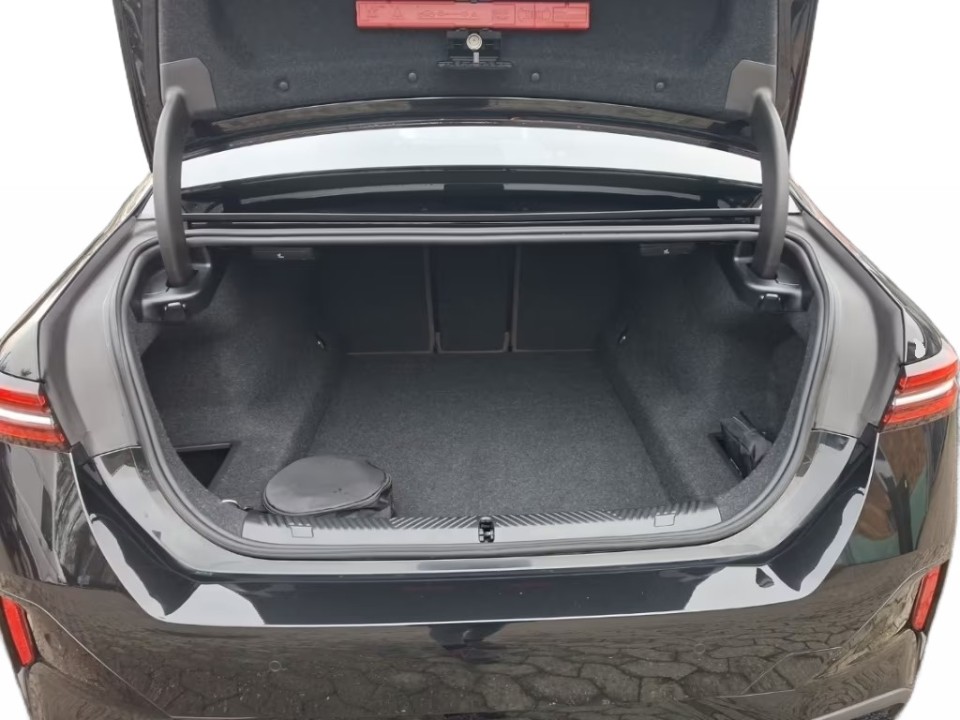 BMW Seria 5 520d xDrive M-Sport - foto 13