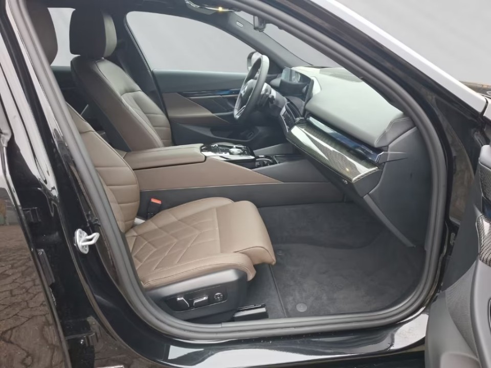 BMW Seria 5 520d xDrive M-Sport - foto 10
