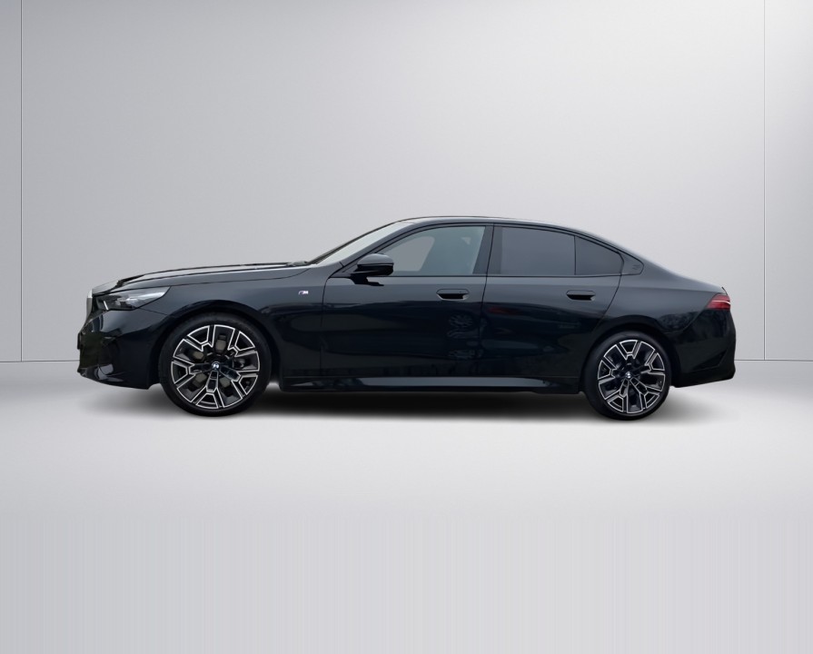 BMW Seria 5 520d xDrive M-Sport (5)
