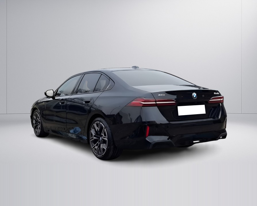 BMW Seria 5 520d xDrive M-Sport (4)