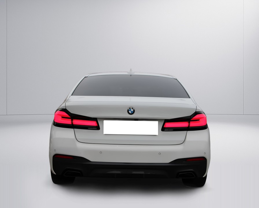 BMW Seria 5 520d xDrive M-Sport (5)