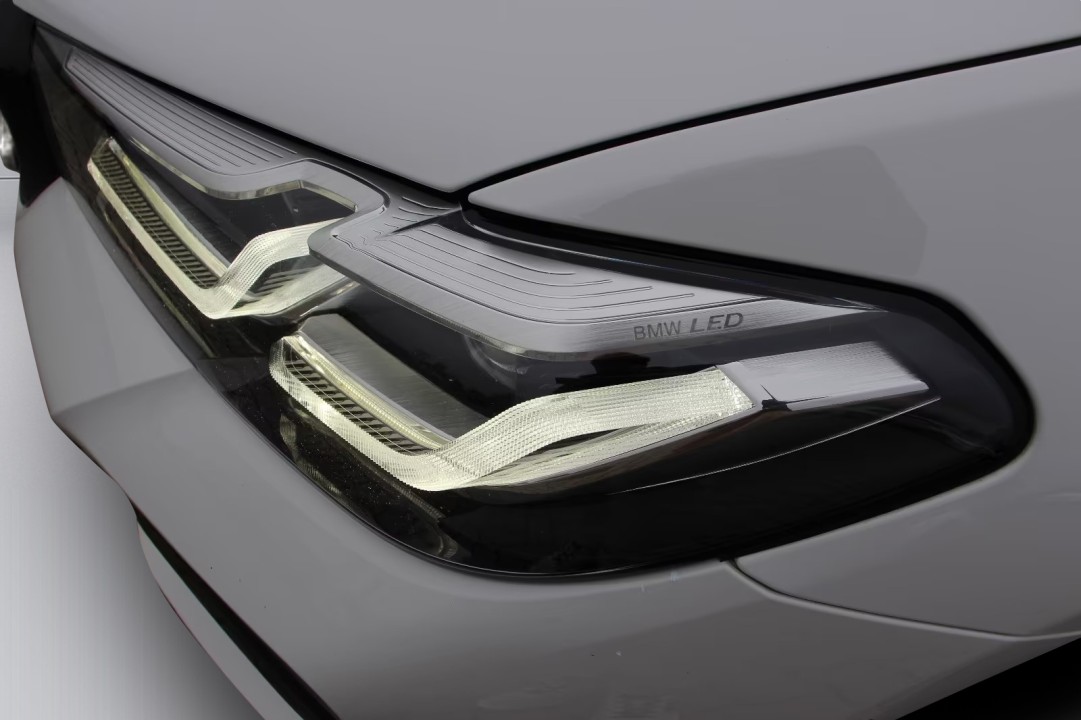 BMW Seria 5 520d xDrive M-Sport - foto 24