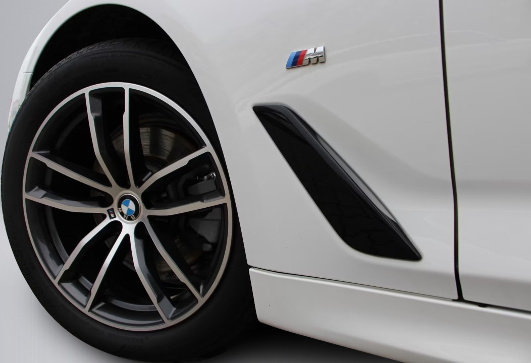 BMW Seria 5 520d xDrive M-Sport - foto 25