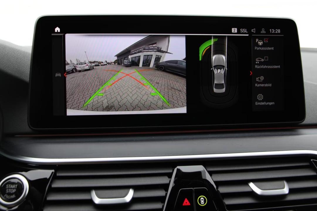 BMW Seria 5 520d xDrive M-Sport - foto 17