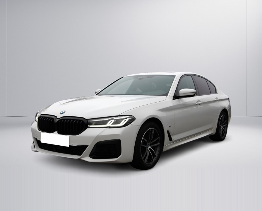 BMW Seria 5 520d xDrive M-Sport (3)