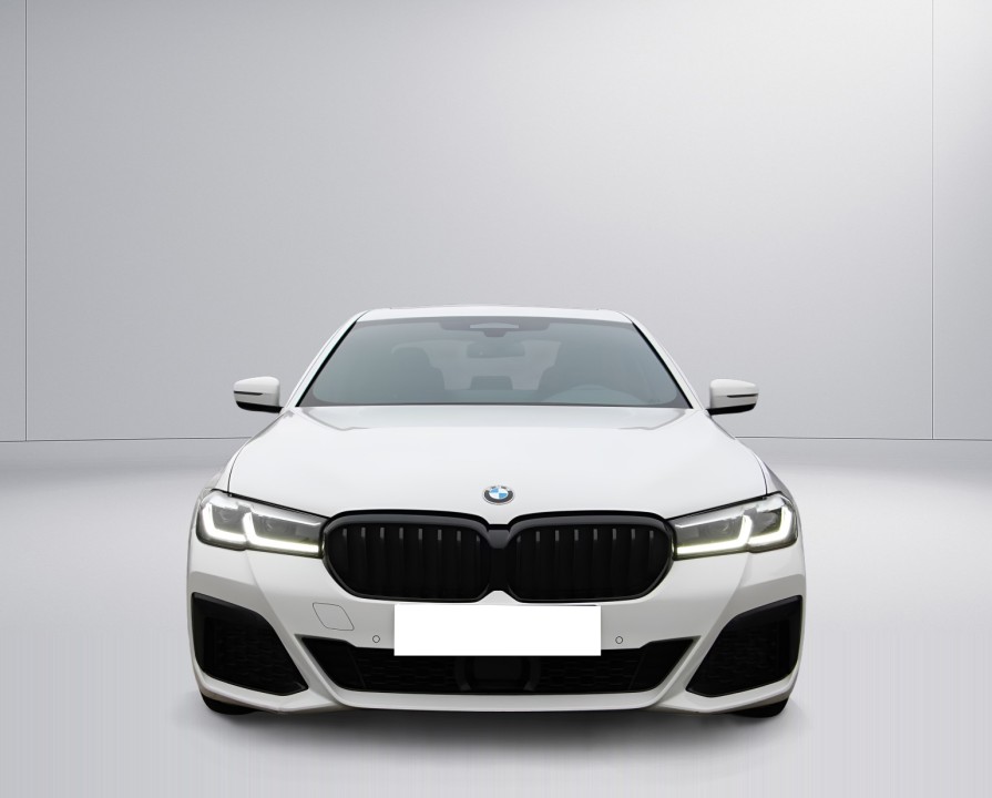 BMW Seria 5 520d xDrive M-Sport (2)
