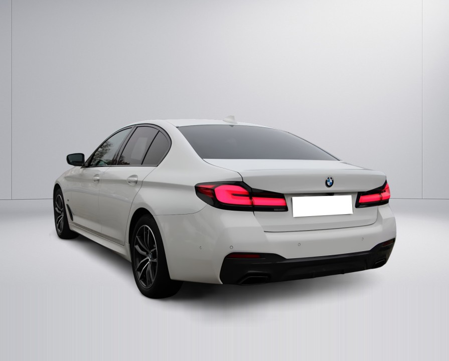 BMW Seria 5 520d xDrive M-Sport - foto 6