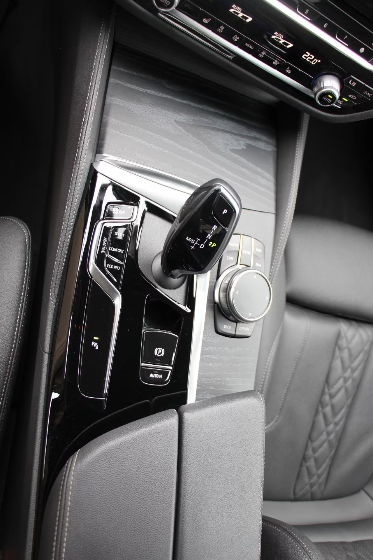 BMW Seria 5 520d xDrive M-Sport - foto 12