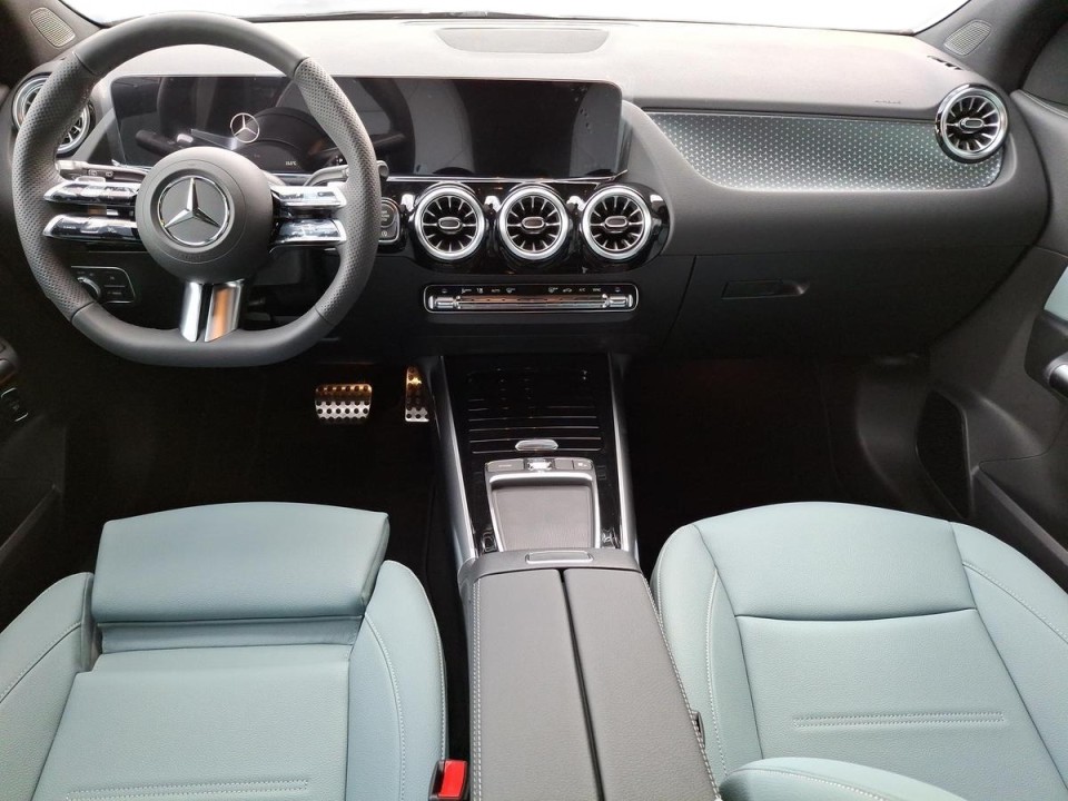 Mercedes-Benz GLA 200 AMG Line - foto 10