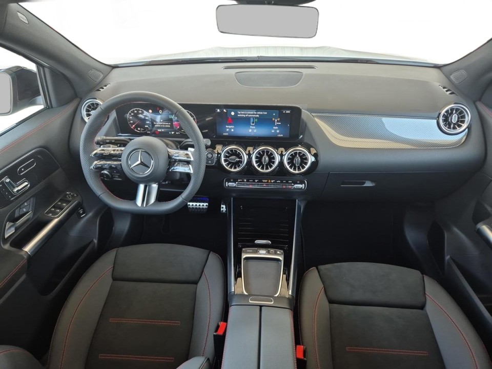 Mercedes-Benz GLA 200 AMG Line - foto 9